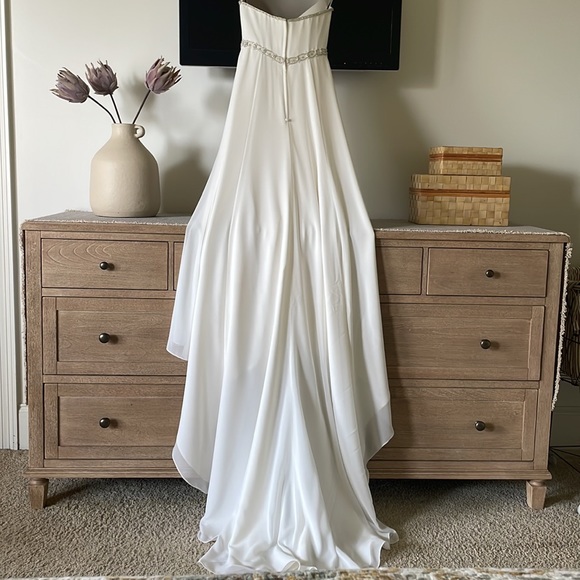 GALINA SIGNATURE From David’s Bridal Wedding Dress - Picture 12 of 16